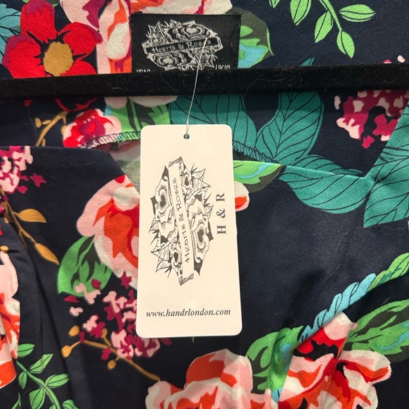 Lucille Tea Dress from Hearts & Roses London - Picture 6 of 11